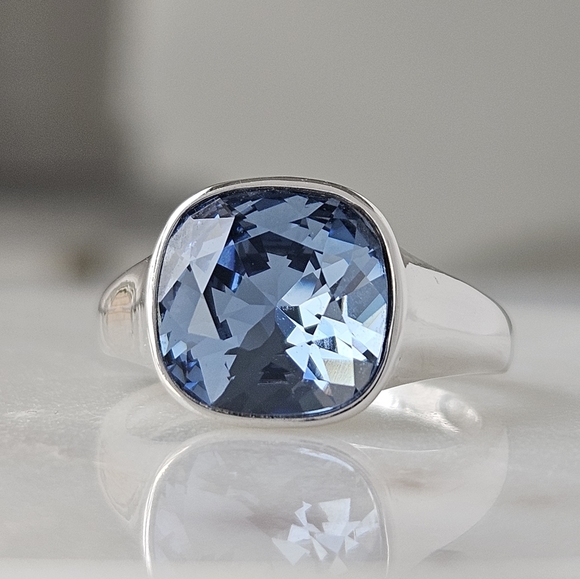 Official Swarovski Blue Crystal Ring, size 6, 925 Sterling Silver - Picture 5 of 5